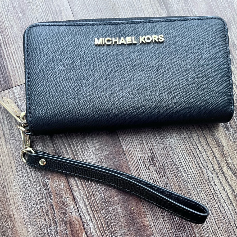 Michael Kors Wristlet